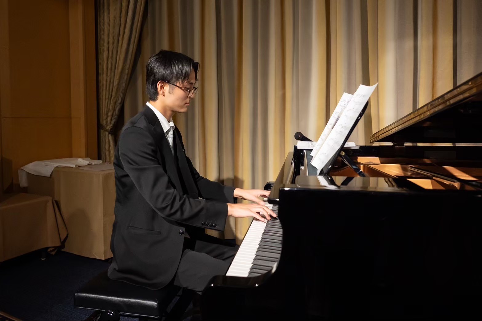 結婚式披露宴入場曲『光輝』作曲／『Faithfully』編曲 Content