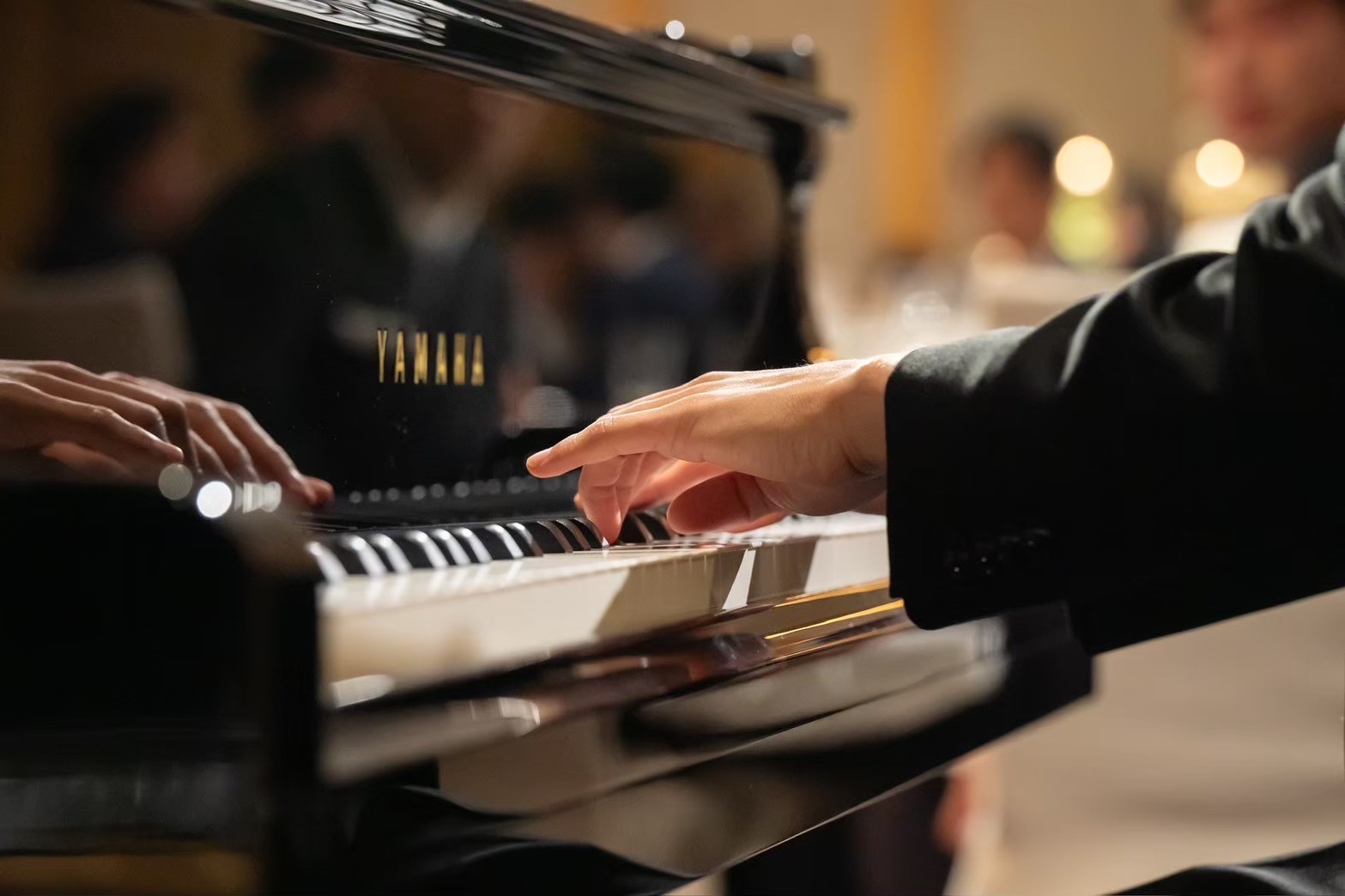 結婚式披露宴入場曲『光輝』作曲／『Faithfully』編曲 Content