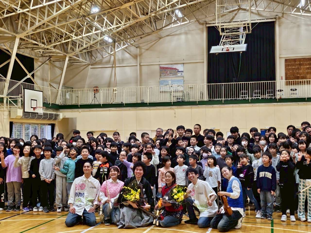 ONiONiGiRiES 学校公演出演